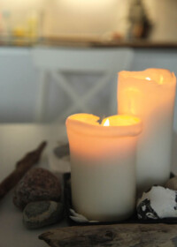 Ein Buch, das Meer, Ruhe und Abstand von dem, was alltäglich auf der Seele liegt.
Auf dem Sofa ausstrecken und erst aufstehen, wenn der Hunger ruft.